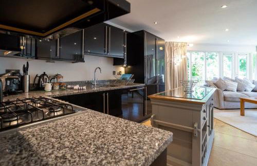 Trewhiddle Retreat V11 by Together Travel - Luxury 4-Bedroom Villa - Foto 15