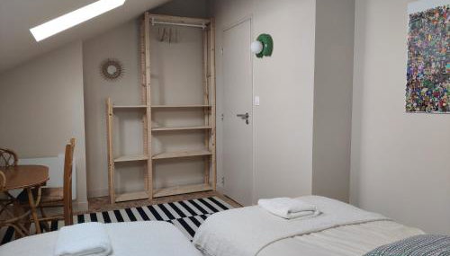 Le 11 Amboise - Maison de Charme & Cour Privée dans le Cœur Historique d'Amboise - Foto 5, towels, storage