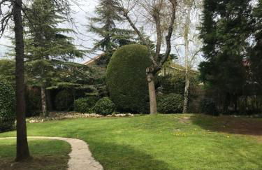 Caserio Arrigorri excelente ubicación jardín con BBQ perfecto para grupos - Foto 4