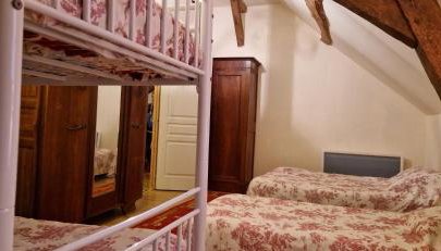 Gîte de groupe du Château de la Mézière - Foto 3, wardrobe