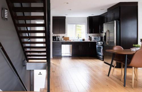 Stylish Urban Loft wFloating Stairs&Fireplace - Foto 5