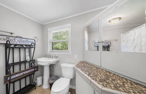 Ultimate Family Fun Lakehouse with pool and dock - Foto 18