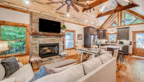 Brand New Build Luxury Mountain Chalet with Hot tub, pool, Game Room, Premium features - Foto 2