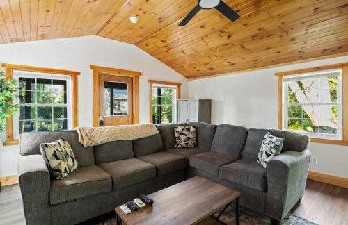 Cozy Home W/ King Bed & Lake access - Foto 11