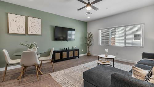 Stylish Phoenix Suite by Zenia Stays - Central & Cozy Escape - Foto 4