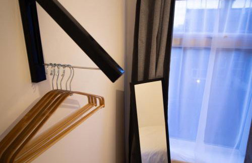 Stylish Cosy 4-Bed Home, Sleeps Up To 10 With Large Sofa Bed, Near Manchester Royal Infirmary & Universities, Free Parking & Ultra-Fast WiFi - Foto 16