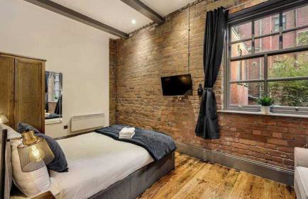 Central Warehouse Apt - Sleeps 8, Pet Friendly - Photo 10