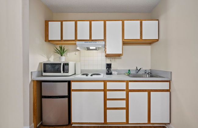 Affordable Suites Charlottesville - Photo 15