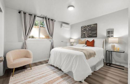 Entire Private Home with 4 Bedrooms 3 Bathrooms, King Bed, Big Yard, Prime Area, Ranch Style, Available Now - Photo 9