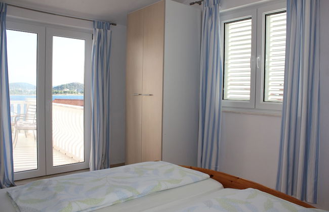 Apartments 4 Dolphins Rogoznica - Central Dalmatia - Photo 3