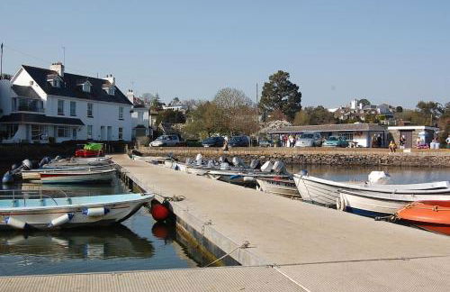 The Post House (Centre of riverside village) - Photo 15
