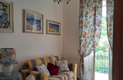 San Terenzo Poets of the sea with parking and balcony - Photo 2