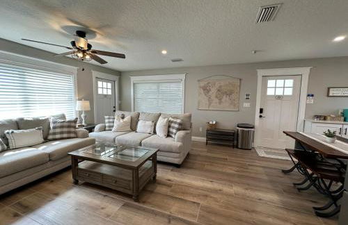 The Country Club Cottage NEW! Space Coast Entire Home! Plenty of Parking! - Foto 23