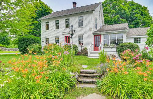 Historic Farmhouse Near Mountains and Colleges! - Foto 38