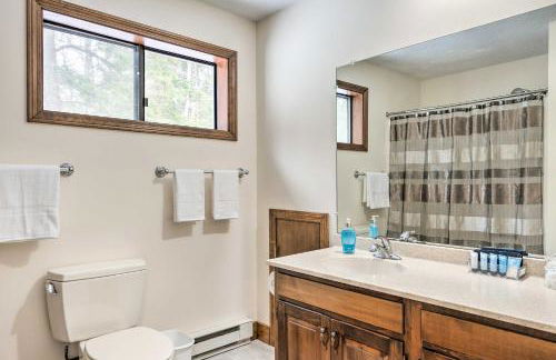 Hartford Escape with Fire Pit about 3 Mi to Ski and Golf! - Foto 17