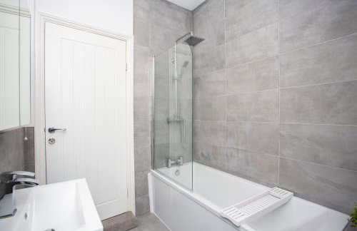Vacant Nests The Tynemouth 3BR WiFi - Foto 18