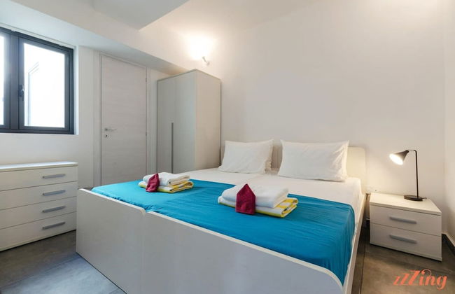 2 Bed Apartment w Distant Sea and Country Views - Foto 13