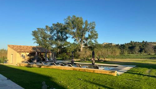Superbe Mas Provençal rénové avec piscine, billard et climatisation à Paradou - Foto 5, Garden, sunbed, Garden view