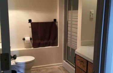 West Linn Relaxing Entire Home WiFi TV Yard BBQ Eateries - Foto 56