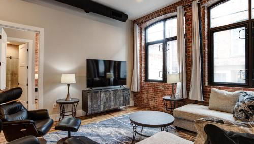 Large 3 bedroom 3 and a half Bath Downtown Condo - Foto 3