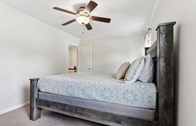 Enchanted Forest - 4 2 30 day pet Friendly - Photo 28