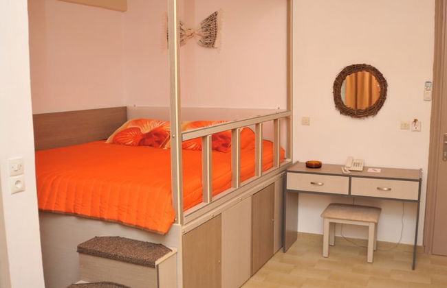 Takis Hotel - Photo 17