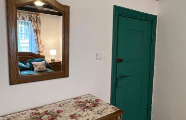 Apartament w XIX-wiecznym Spichlerzu nad Jeziorem z dostępem do parku i widokiem na Dworek Modrzewiowy z 1823 roku - Foto 9