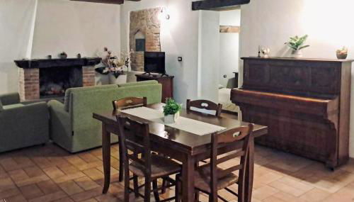 Nice Apartment In Sant'angelo In Vado With Wifi - Photo 3