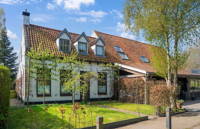 Amazing Holiday Home With Spacious Garden - Photo 24