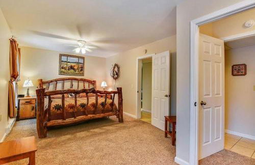 Deluxe Log Cabin with a Hot Tub in the Smoky Mountains of North Carolina - Foto 18