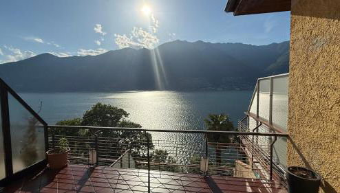 Lago Maggiore- Casa Roccia-Ferienwohnung in Pino sulla Sponda - Foto 1