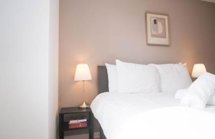 Modern & Premium 2BR 2BA City Center Apartment - Foto 8