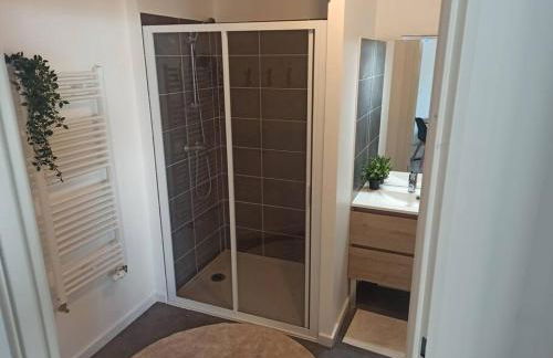 Centre ville, Parking, transport en commun au pied de l'immeuble - Foto 7