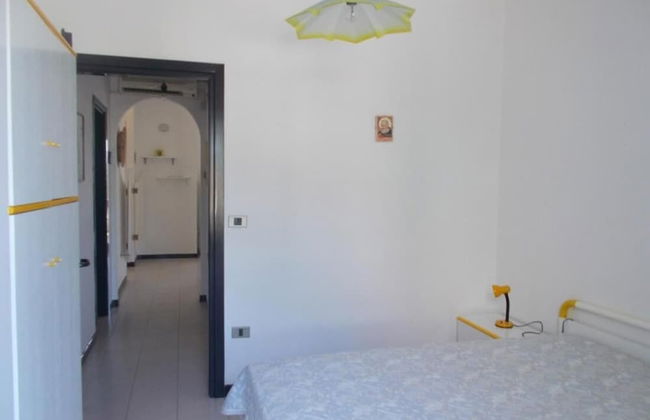 Comfortable Apartment Near the Beach - Photo 3