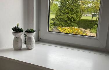 The Ramblers Rest - whole apartment - pet friendly - close to amenities and walks - Photo 16