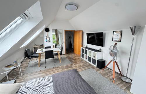 Gemütliche helle Dach-Wohnung in Frankfurt - Foto 2