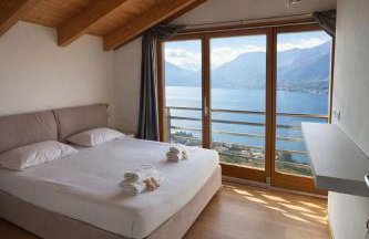 Spectacular views and modern living on Lake Como - Photo 10