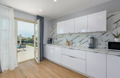 Villa Vistra, Brand New Luxury Villa with Poolbar - Foto 26