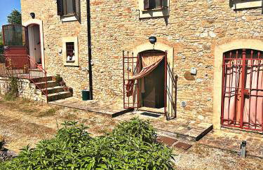 La Dimora di Sandra Montefalco, appartamento tra ulivi con parcheggio - Foto 23