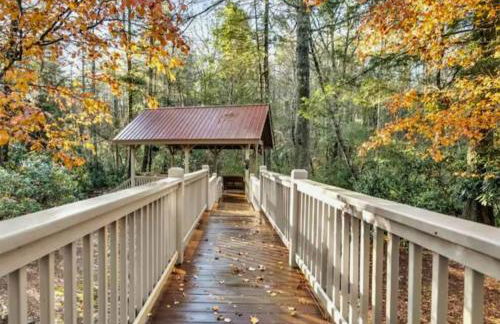 Riverfront Retreat: Sauna, Private Forest, 6 Falls - Foto 47