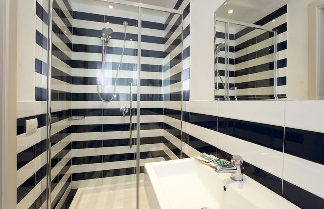 Sorrento Apartments ONE - Photo 26