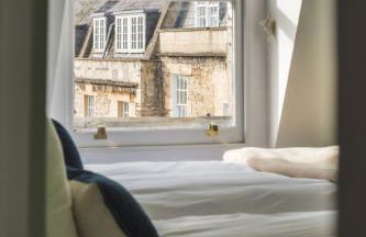 Boutique Retreat in Central Bath - Photo 13