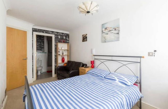 Beautiful City Centre Apartment - Photo 5