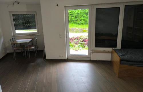 Mobilierte Wohnung- 2 Zimmer - Küche - WLAN - Parken - Foto 2