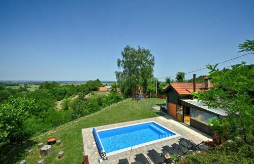 Bakino brdo - Granny's hill - Photo 1