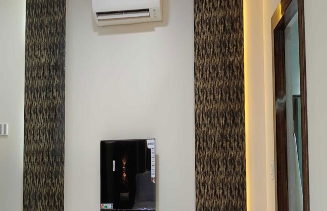 The Diplomat Villa - Photo 13