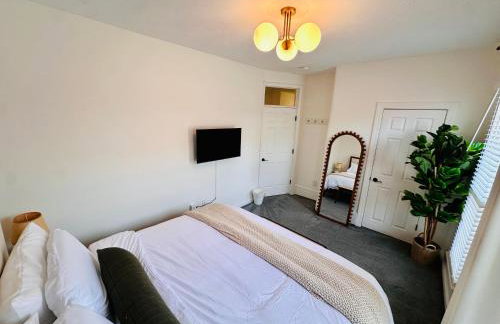 Historic Townhome by Mass Ave - Explore and Unwind - Foto 11