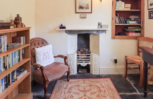 Ellis Howe - Photo 8