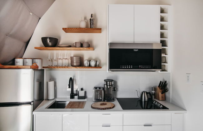 FlowEdge Riverside Getaway - Photo 24