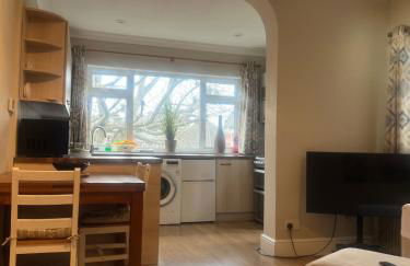 Quiet apartment 1 or 2 bedrooms Local Bus Train Tube - Foto 18